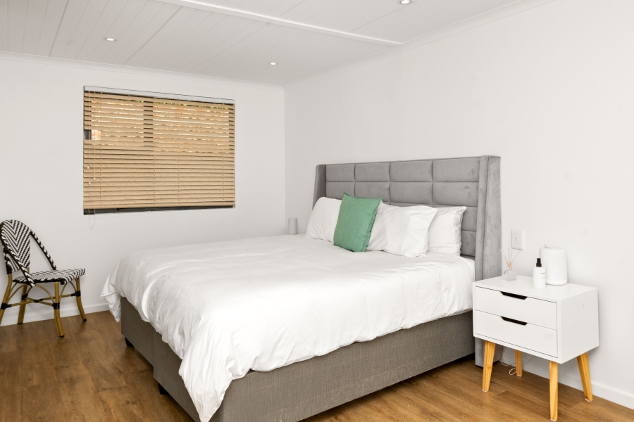 5 Bedroom Property for Sale in Oakhurst Estate Western Cape